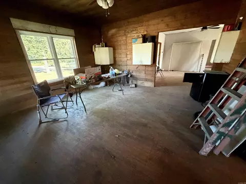 Living - 214 E Walnut St, De Valls Bluff, AR 72041 photo 4 of 4