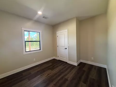 Bedroom - 180 Cedar Meadow Ln, Sidney, AR 72577 photo 3 of 4