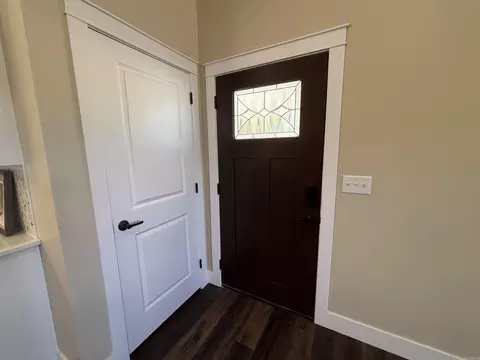 Entry Way - 180 Cedar Meadow Ln, Sidney, AR 72577 photo 5 of 5