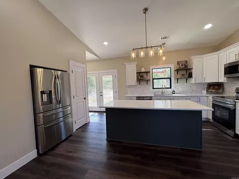Kitchen - 180 Cedar Meadow Ln, Sidney, AR 72577 photo 3 of 10