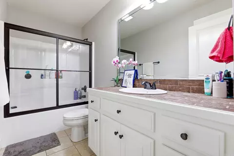 Bath - 8 Regents Park, Bryant, AR 72022 photo 5 of 5