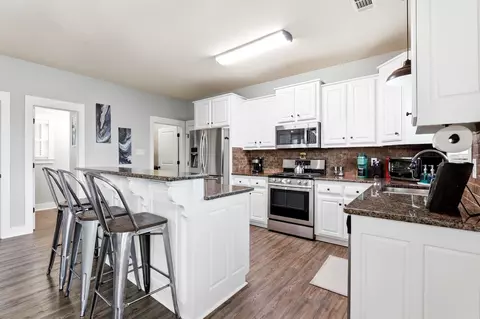 Kitchen - 8 Regents Park, Bryant, AR 72022 photo 3 of 4