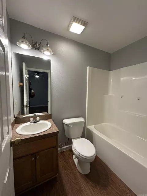 Bath - 412 E 3rd, Altheimer, AR 72004 photo 4 of 4