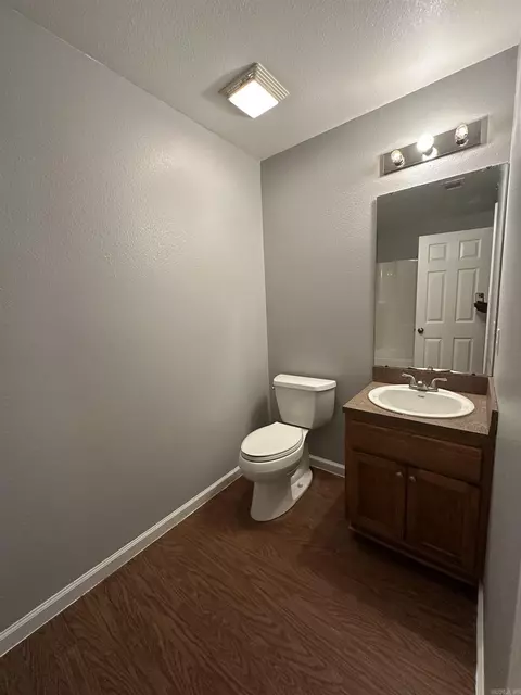 Bath - 412 E 3rd, Altheimer, AR 72004 photo 2 of 4