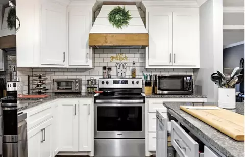Kitchen - 606 Meadow Cir, Beebe, AR 72012 photo 2 of 4