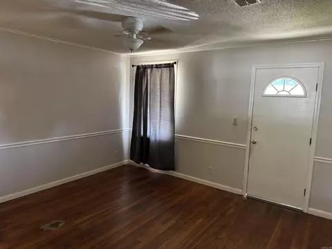 Living - 3008 S Elm St, Pine Bluff, AR 71603 photo 1 of 1