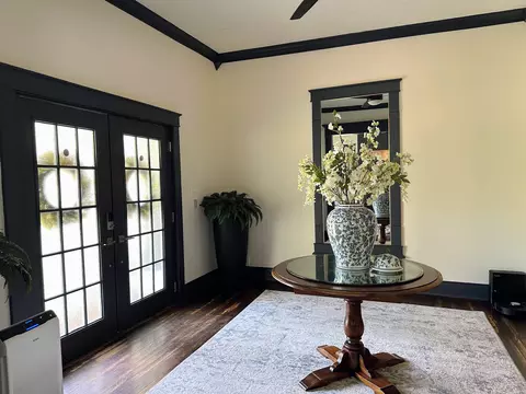 Entry Way - 906 School St, Malvern, AR 72104 photo 3 of 3