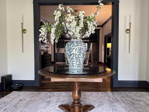 Entry Way - 906 School St, Malvern, AR 72104 photo 1 of 3