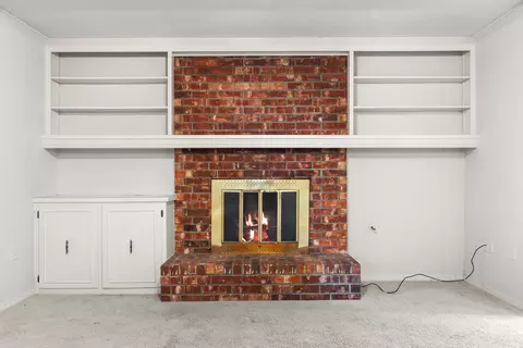 Living - 25 White Oak Dr, Conway, AR 72034 photo 3 of 5