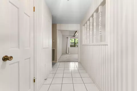 Entry Way - 25 White Oak Dr, Conway, AR 72034 photo 2 of 4