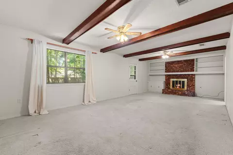 Living - 25 White Oak Dr, Conway, AR 72034 photo 1 of 5