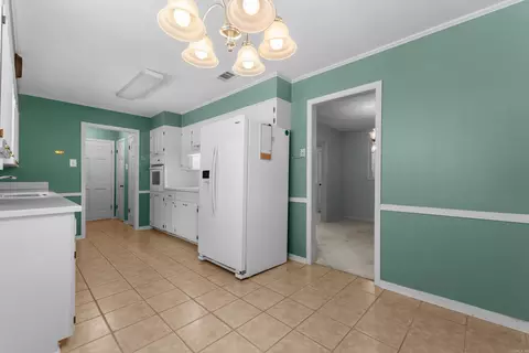 Kitchen - 25 White Oak Dr, Conway, AR 72034 photo 1 of 4