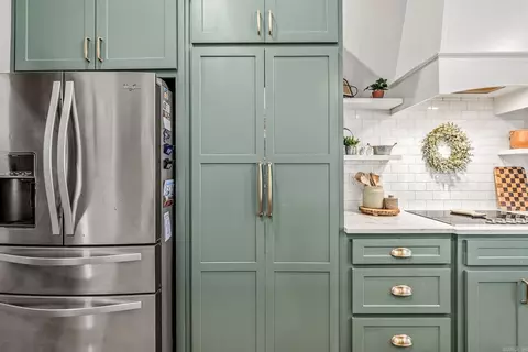 Kitchen - 1630 Rohan Cir, Conway, AR 72032 photo 5 of 5