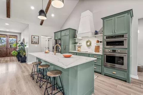 Kitchen - 1630 Rohan Cir, Conway, AR 72032 photo 3 of 5