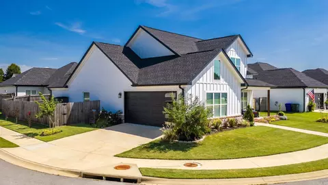 Exterior - 1630 Rohan Cir, Conway, AR 72032 photo 2 of 3
