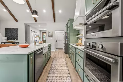 Kitchen - 1630 Rohan Cir, Conway, AR 72032 photo 4 of 5