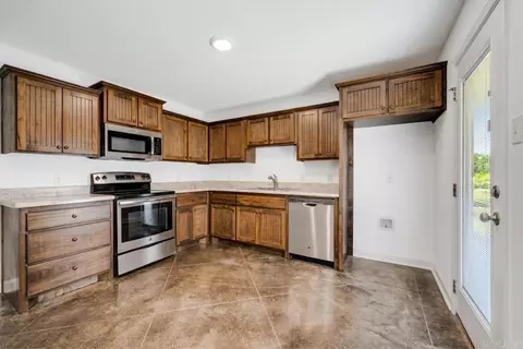 Kitchen - 1325 Acuff Ln, Conway, AR 72034 photo 2 of 2