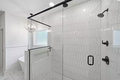 Bath - 5624 Westminster Ave, Benton, AR 72019 photo 6 of 10
