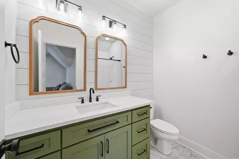 Bath - 5624 Westminster Ave, Benton, AR 72019 photo 9 of 10