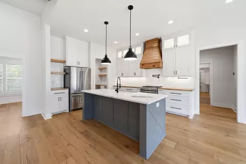 Kitchen - 5624 Westminster Ave, Benton, AR 72019 photo 1 of 8