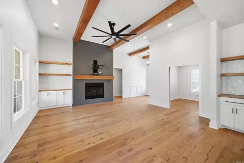 Living - 5624 Westminster Ave, Benton, AR 72019 photo 4 of 4