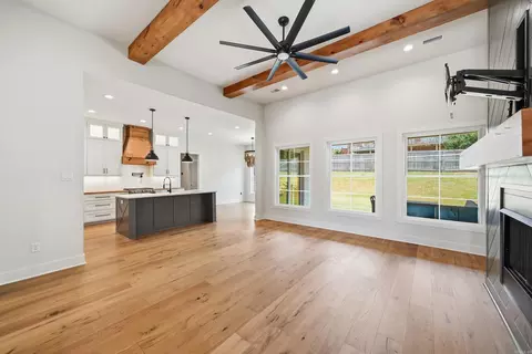 Living - 5624 Westminster Ave, Benton, AR 72019 photo 1 of 4