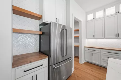 Kitchen - 5624 Westminster Ave, Benton, AR 72019 photo 7 of 8