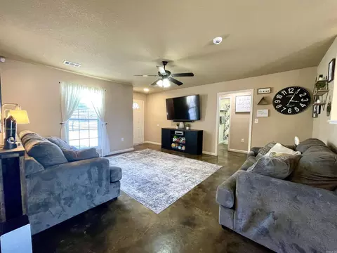 433 N Willow Ave, Trumann, AR 72472 photo 3