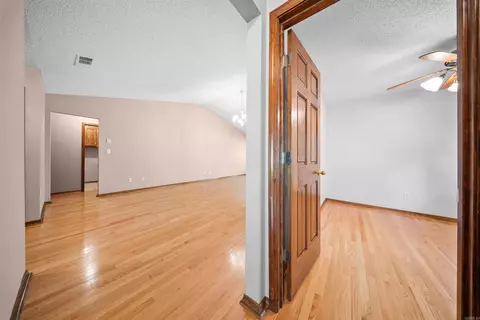 Entry Way - 2012 Cherry Creek Cir, Bryant, AR 72022 photo 4 of 4