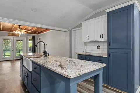 Kitchen - 2354 Thunderbird Loop, Traskwood, AR 72167 photo 2 of 2