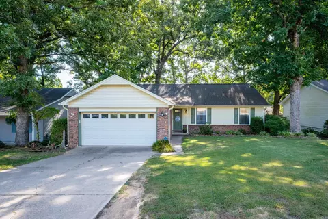 5 Wild Cherry Ct, Little Rock, AR 72211