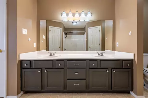 Bath - 1019 Allyson Ave, Bryant, AR 72022 photo 4 of 6