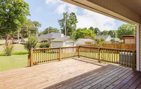 Exterior - 2004 N Fox Trl, Benton, AR 72019 photo 5 of 10