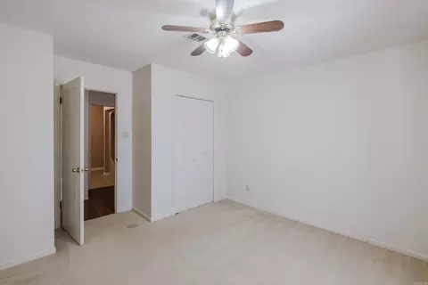 Bedroom - 2004 N Fox Trl, Benton, AR 72019 photo 4 of 6
