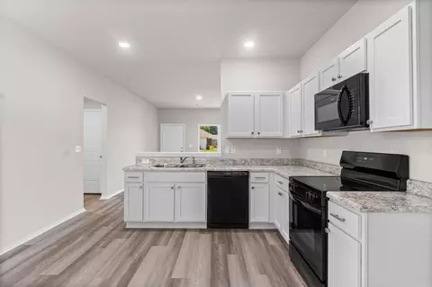 Kitchen - 231 Baldwin Dr, Beebe, AR 72012 photo 3 of 3
