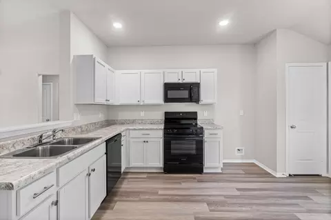 Kitchen - 231 Baldwin Dr, Beebe, AR 72012 photo 1 of 3