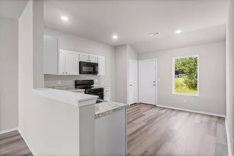 Entry Way - 231 Baldwin Dr, Beebe, AR 72012 photo 1 of 3