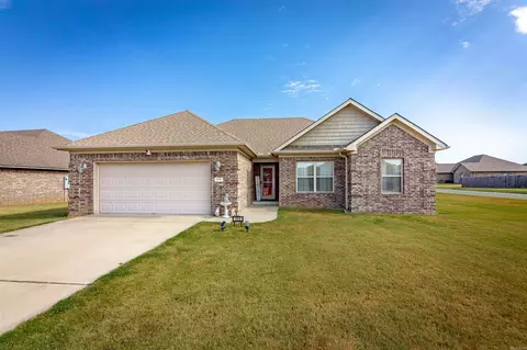 908 Puritan Dr, Jacksonville, AR 72076
