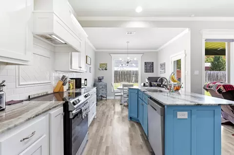 Kitchen - 81 Lakeland Dr, Cabot, AR 72023 photo 4 of 7