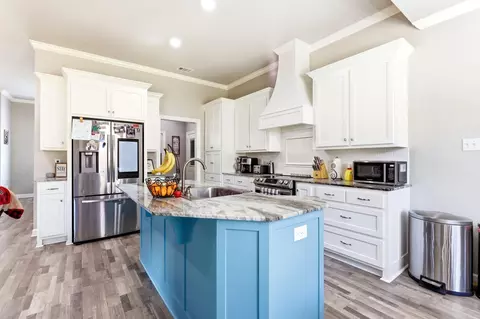 Kitchen - 81 Lakeland Dr, Cabot, AR 72023 photo 2 of 7