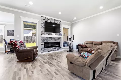 Living - 81 Lakeland Dr, Cabot, AR 72023 photo 1 of 2