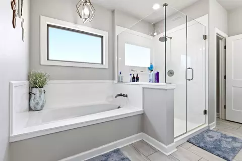 Bath - 81 Lakeland Dr, Cabot, AR 72023 photo 4 of 6