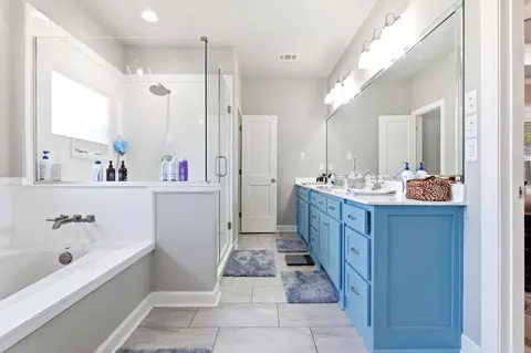 Bath - 81 Lakeland Dr, Cabot, AR 72023 photo 3 of 6