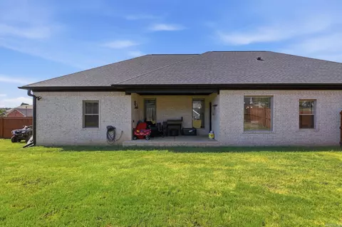 Exterior - 81 Lakeland Dr, Cabot, AR 72023 photo 7 of 9