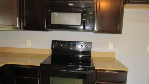 Kitchen - 2025 Shadow Ridge Rd, Conway, AR 72032 photo 3 of 3