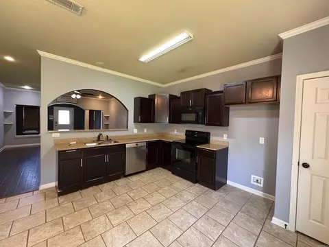 Kitchen - 2025 Shadow Ridge Rd, Conway, AR 72032 photo 1 of 3