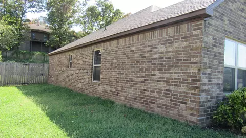 Exterior - 2025 Shadow Ridge Rd, Conway, AR 72032 photo 6 of 9