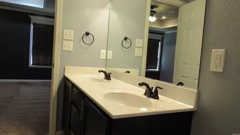 Bath - 2025 Shadow Ridge Rd, Conway, AR 72032 photo 3 of 7