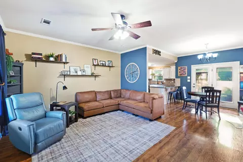 Living - 577 Crepe Myrtle Loop, Cabot, AR 72023 photo 2 of 2
