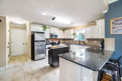 Kitchen - 577 Crepe Myrtle Loop, Cabot, AR 72023 photo 1 of 3